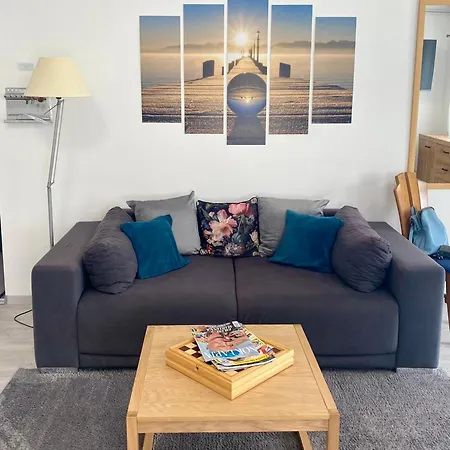 Johanna Balatoni Haz Balatonfenyves